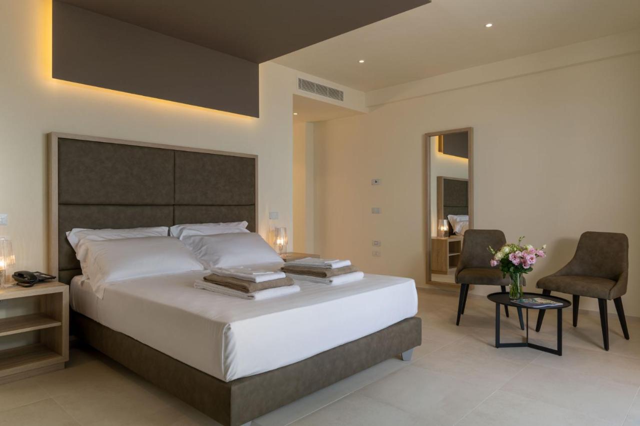 Palace Lido Hotel & Suites Marina di Cecina Ngoại thất bức ảnh