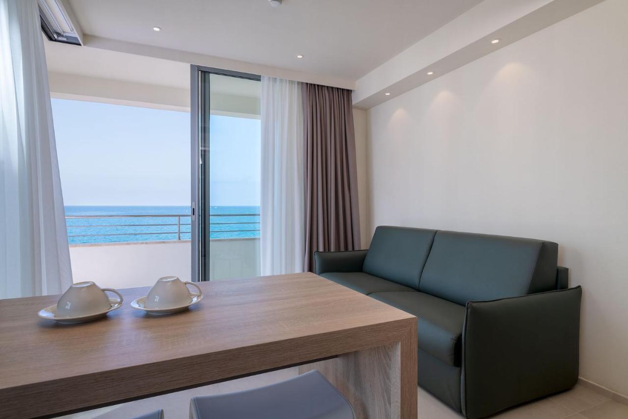 Palace Lido Hotel & Suites Marina di Cecina Ngoại thất bức ảnh