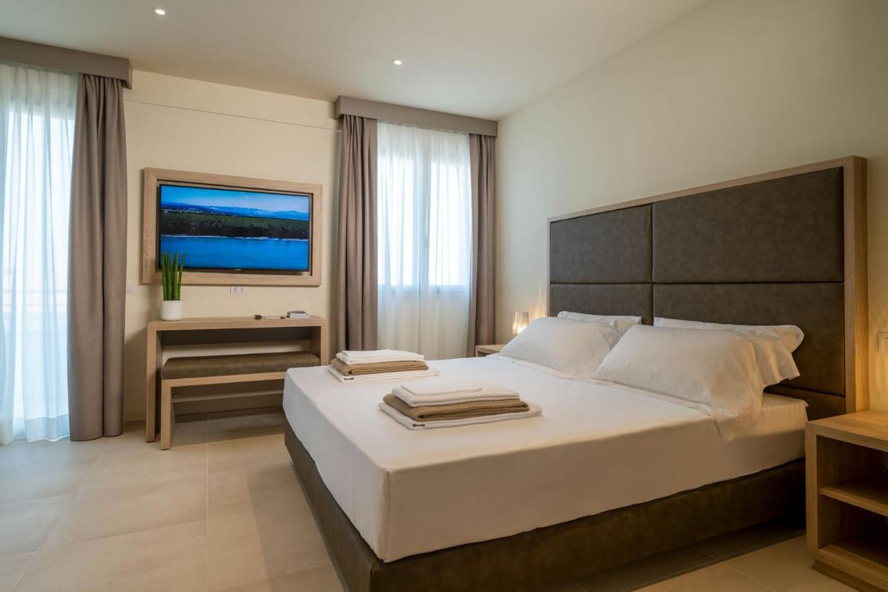 Palace Lido Hotel & Suites Marina di Cecina Ngoại thất bức ảnh