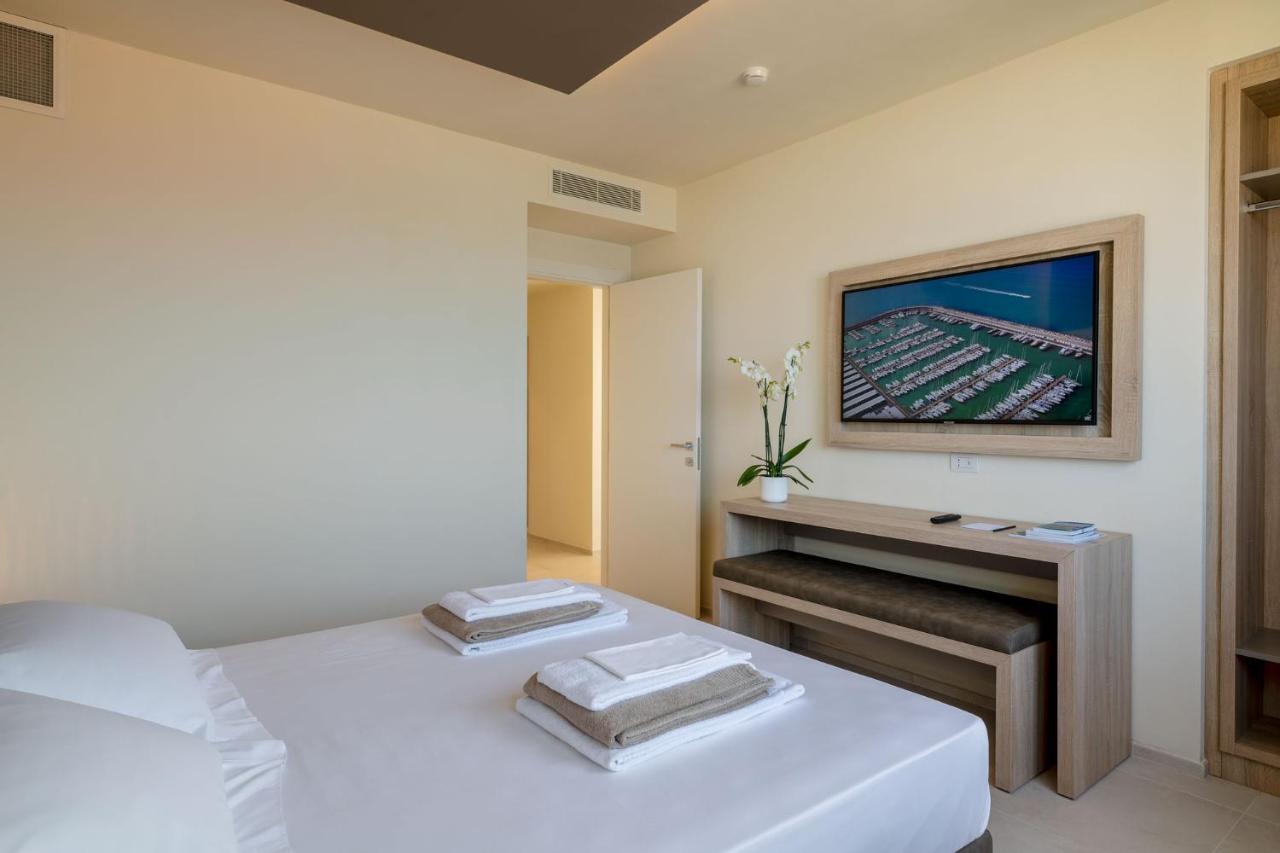 Palace Lido Hotel & Suites Marina di Cecina Ngoại thất bức ảnh